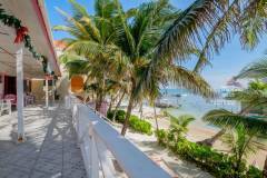 Belize-Resort-with-Views-of-Barrier-Reef7