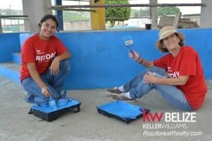 KW Belize RED DAY Kelly and Ginny
