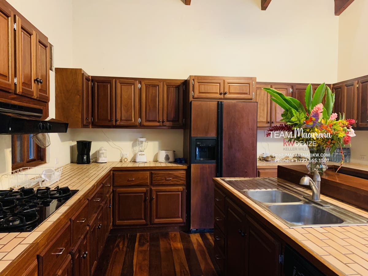 Belize One of a Kind Resort Style Property28