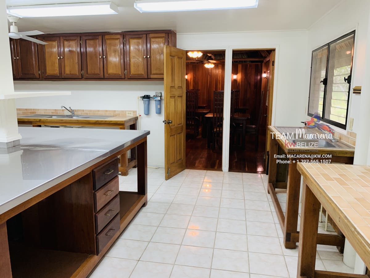 Belize One of a Kind Resort Style Property32