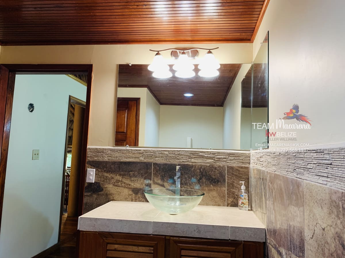 Belize One of a Kind Resort Style Property33