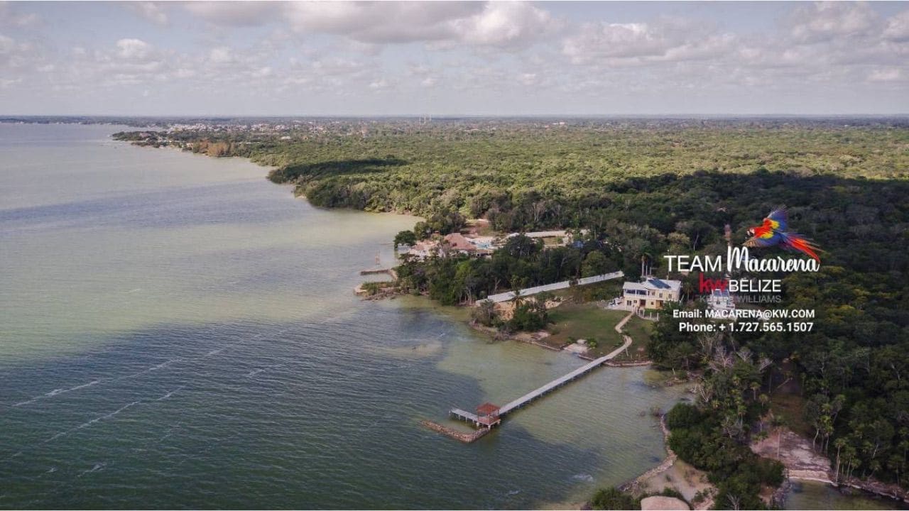 Exclusive-Waterfront-Estate-in-Consejo2