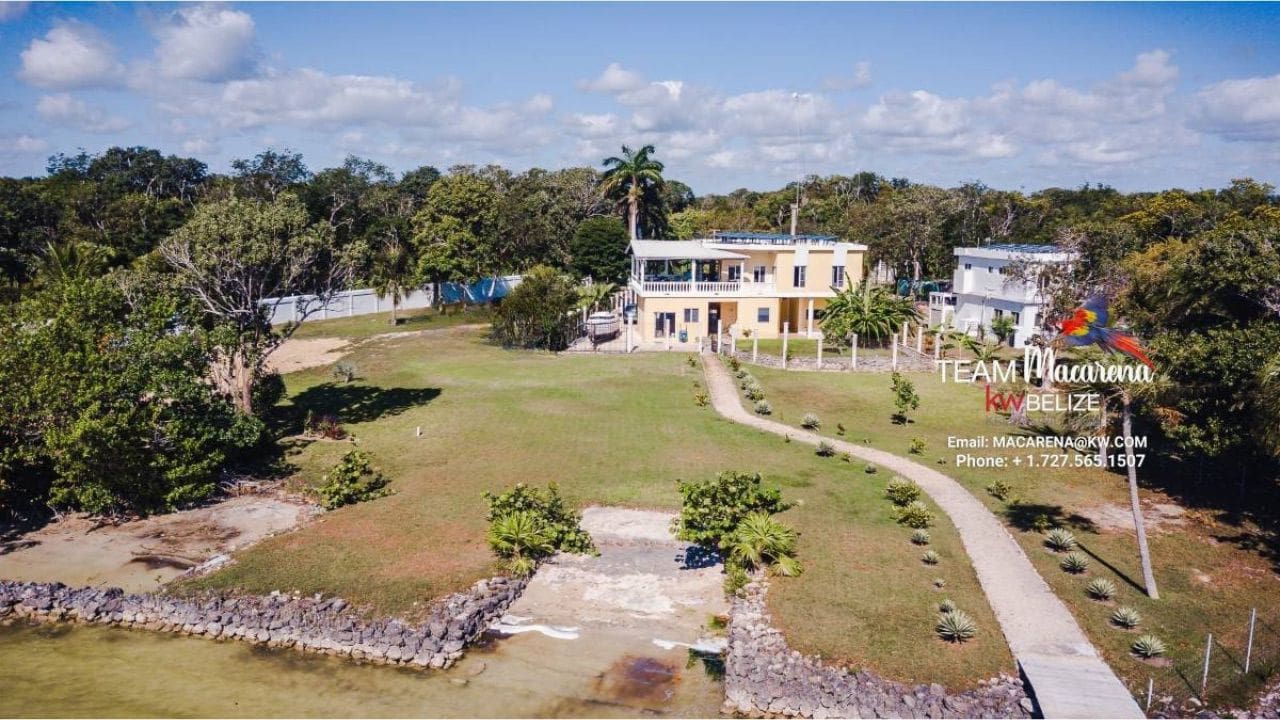 Exclusive-Waterfront-Estate-in-Consejo5