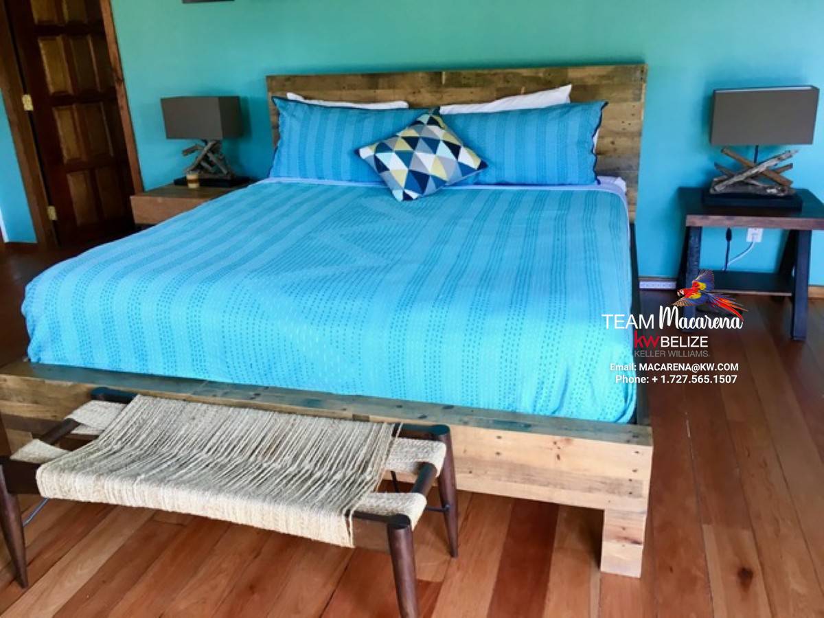 Luxurious Off Grid Riverfront Property