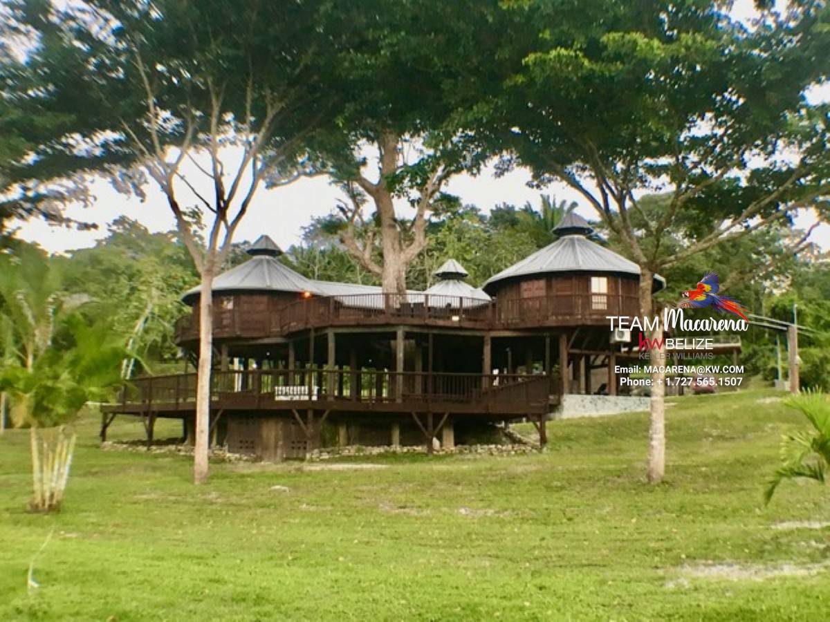 Luxurious Off Grid Riverfront Property
