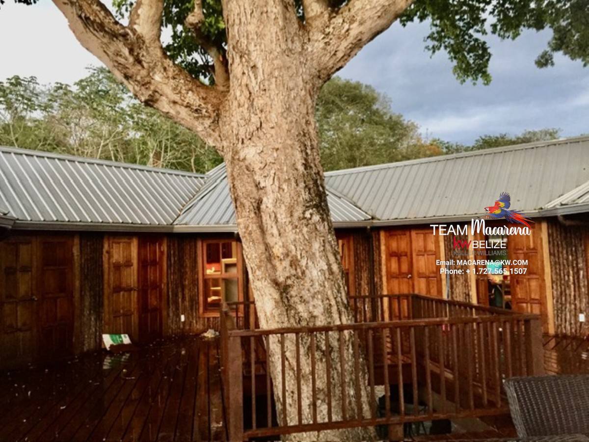 Luxurious Off Grid Riverfront Property