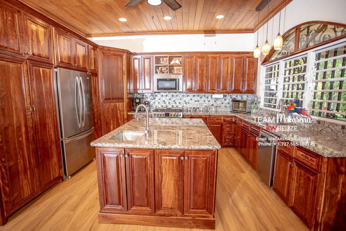 Rare Belizean Gem 23 Acres of Versatility58