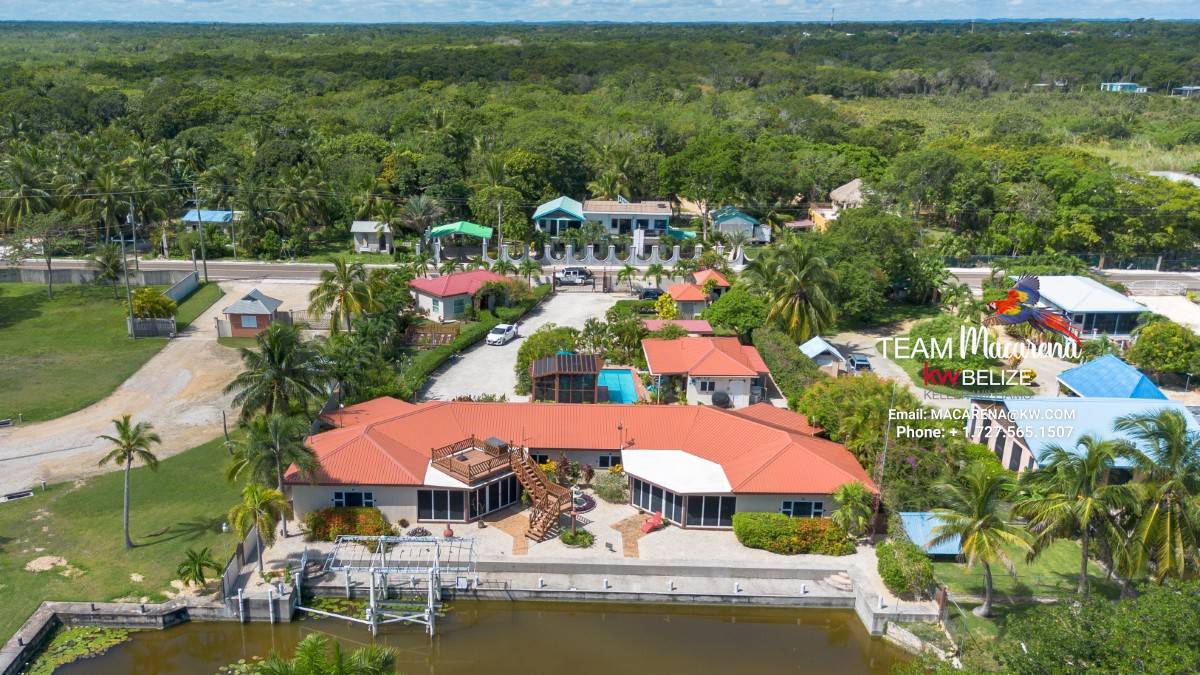 Luxurious Multi Family Waterfront Estate2