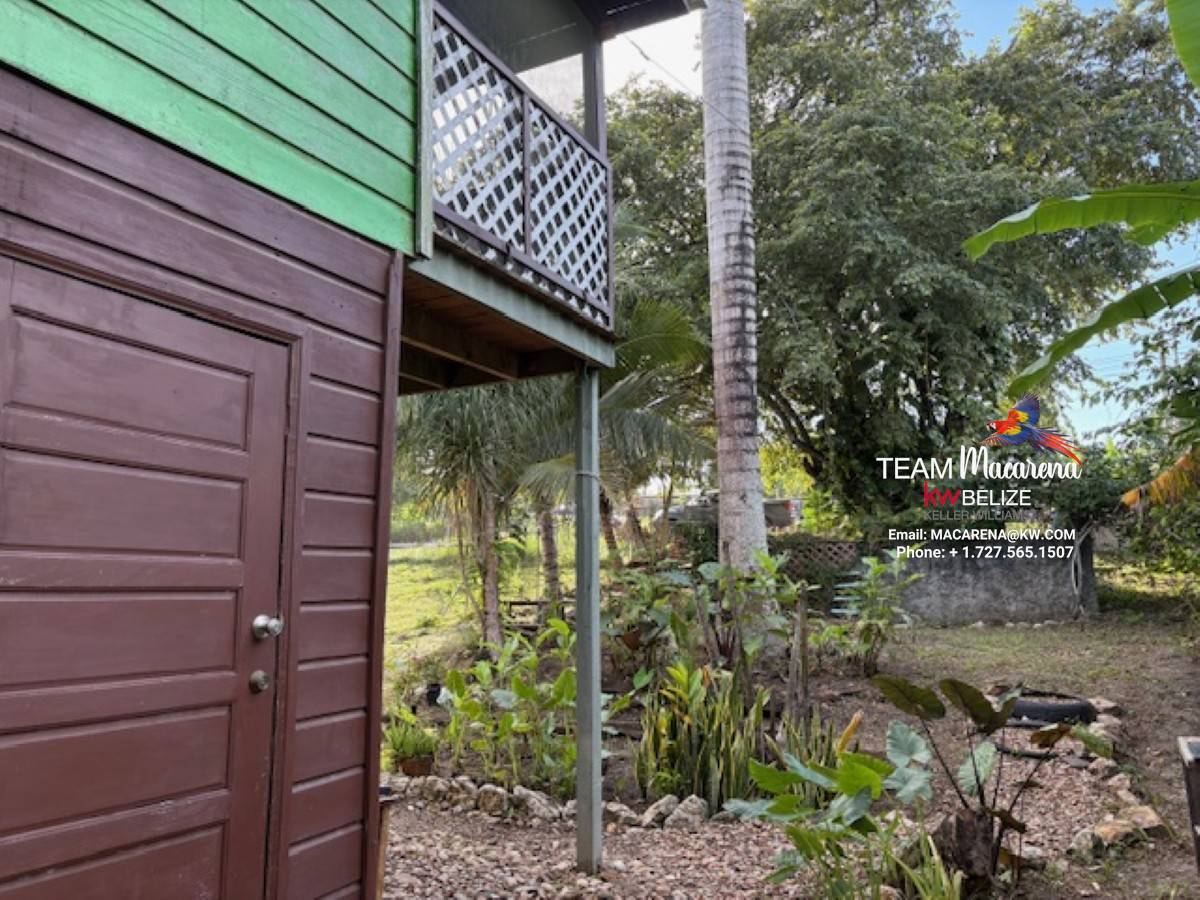 Charming Two Storey Home San Igancio7