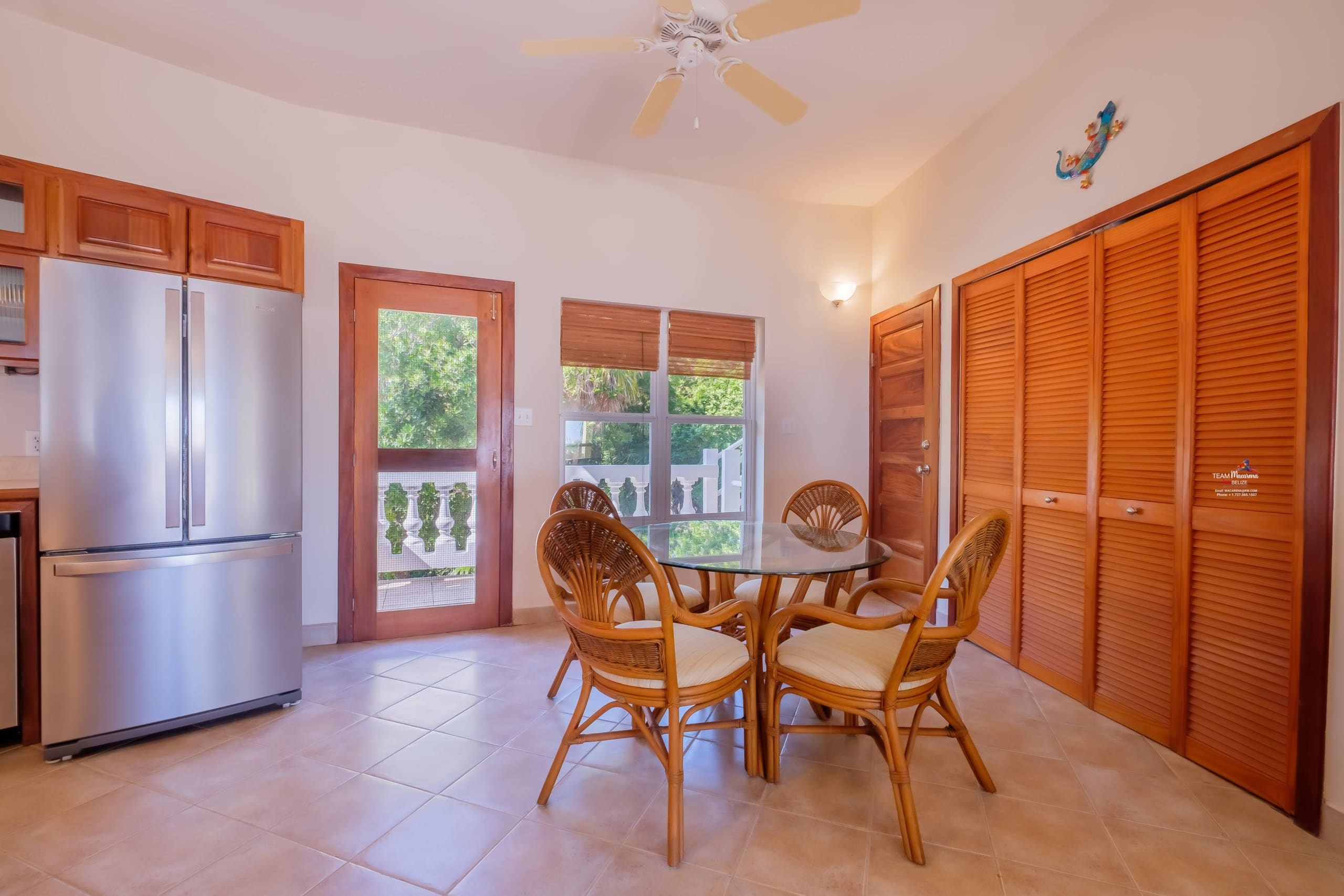 Optimized by JPEGmini 3.18.9.220874607-AV 0x7ac577b4 Beachfront Concrete Home in San Pedro, Belize