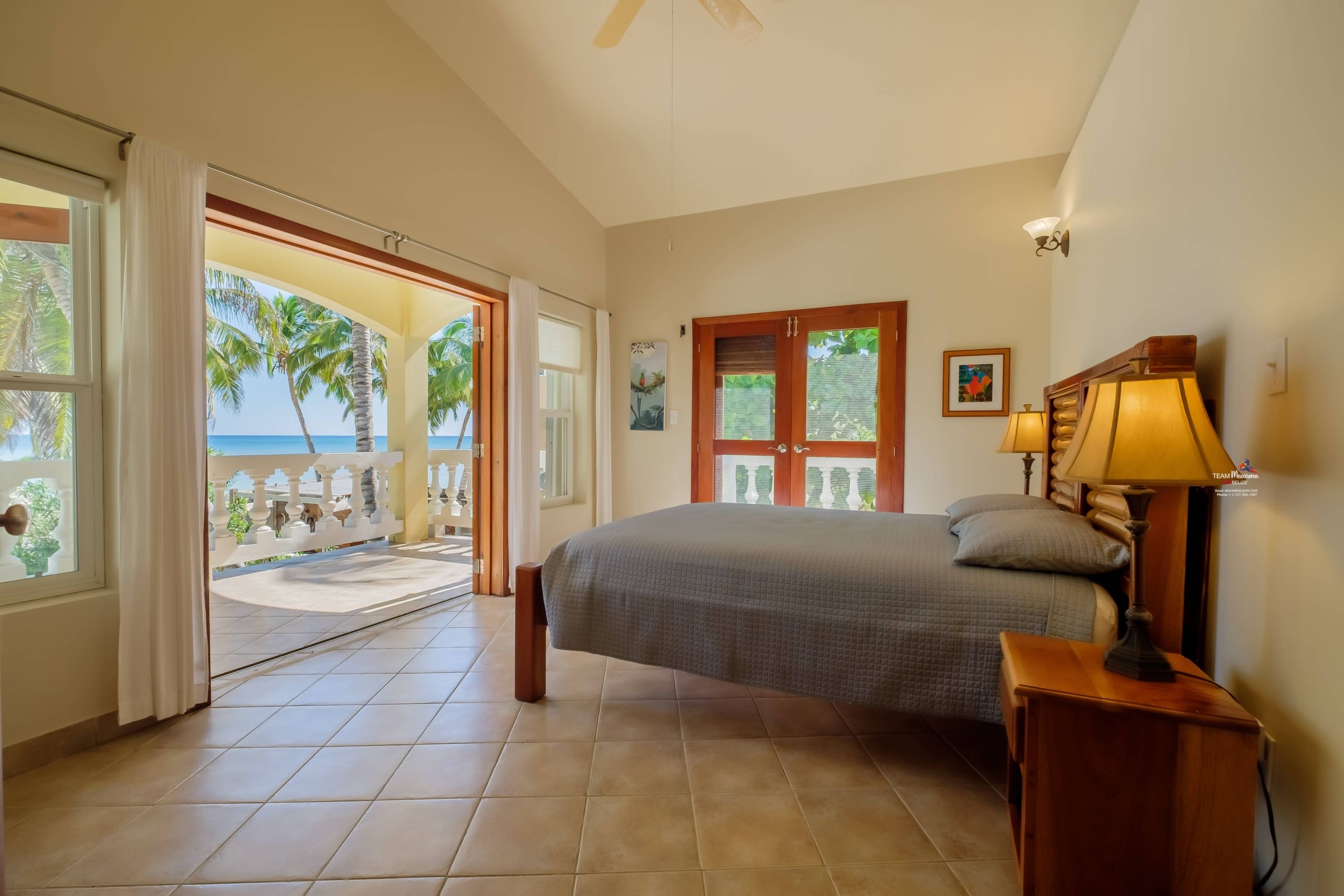 Optimized by JPEGmini 3.18.9.220874607-AV 0x7ac577b4 Beachfront Concrete Home in San Pedro, Belize