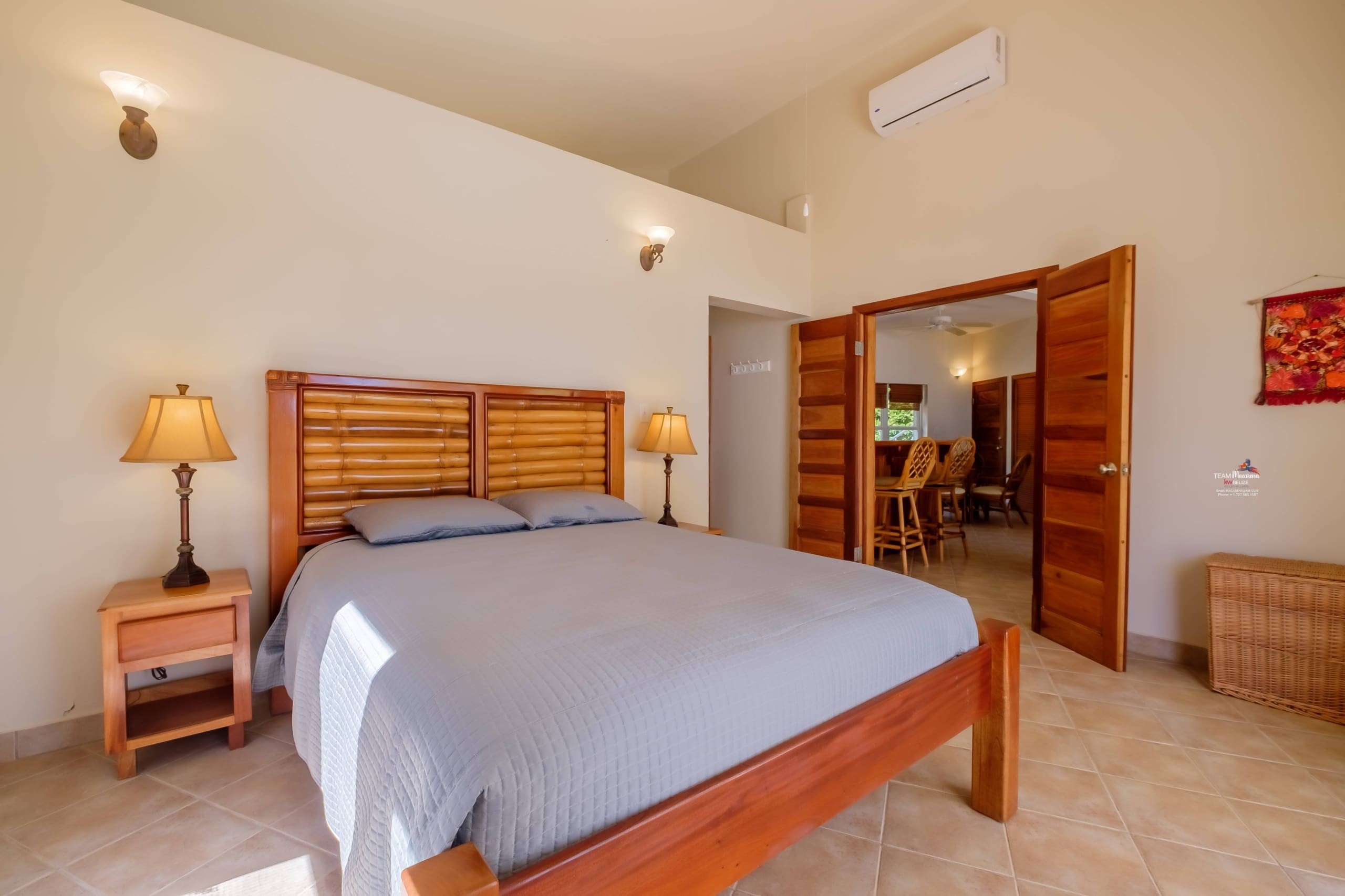 Optimized by JPEGmini 3.18.9.220874607-AV 0x2657e83f Beachfront Concrete Home in San Pedro, Belize