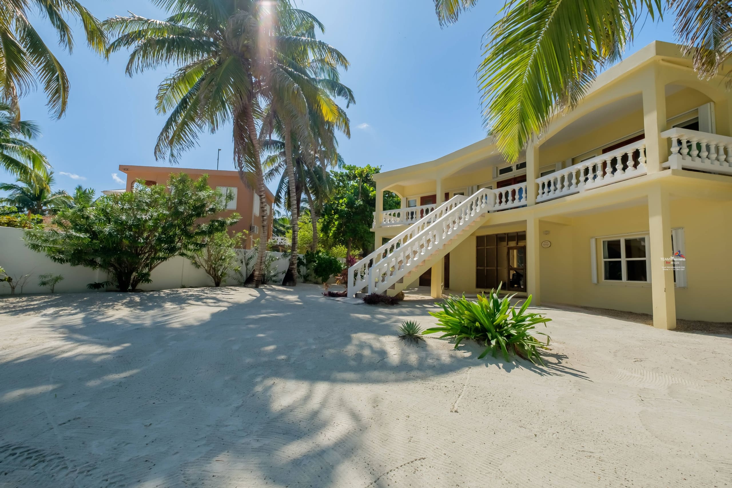 Optimized by JPEGmini 3.18.9.220874607-AV 0x9087f21e Beachfront Concrete Home in San Pedro, Belize