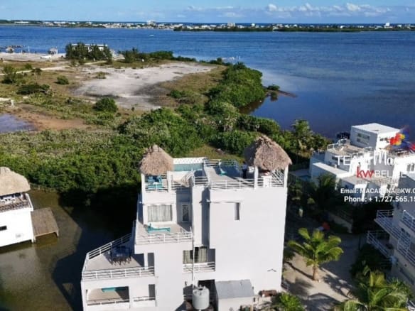 Luxury 5-Bedroom Villa