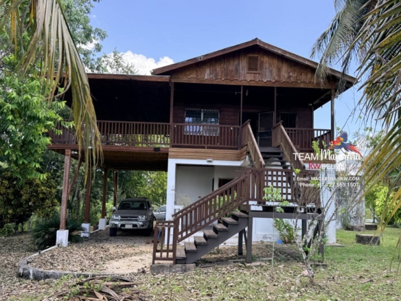 Hilltop Homestead In Unitedville Belize