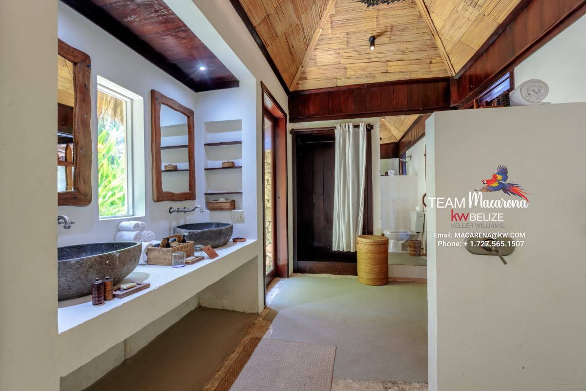 Belize Luxury Waterfront Estate