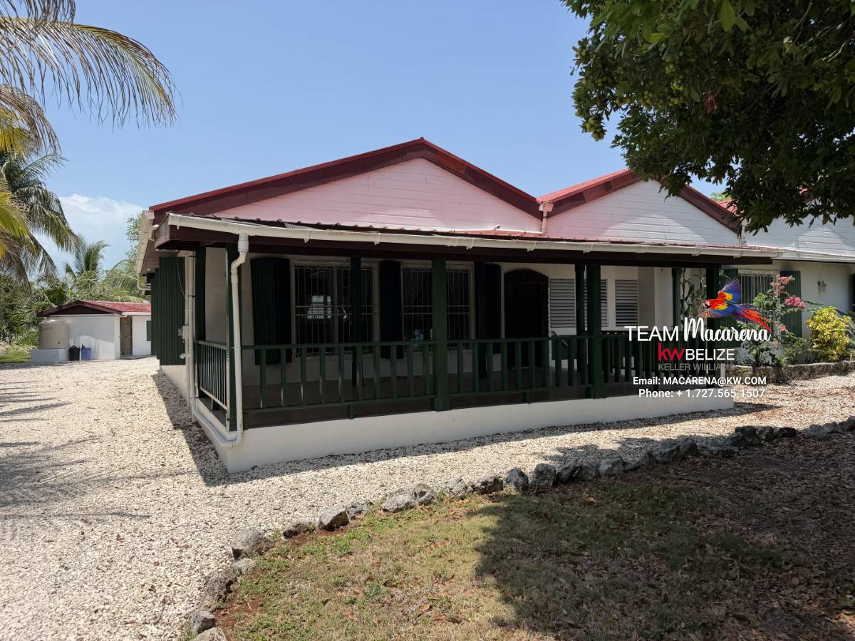 Golf-Course Living by the Bay in Corozal