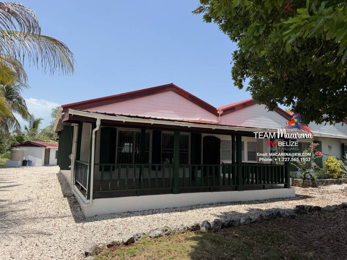Golf-Course Living by the Bay in Corozal