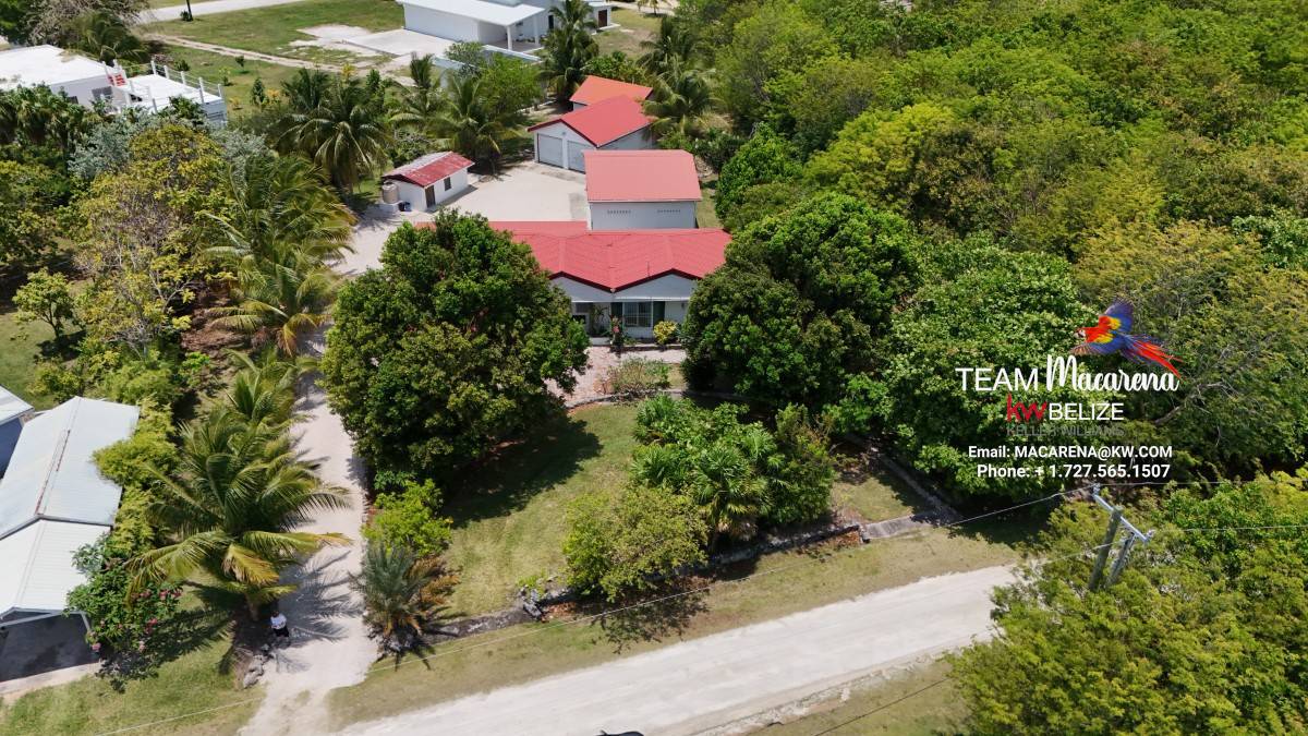 Golf-Course Living by the Bay in Corozal