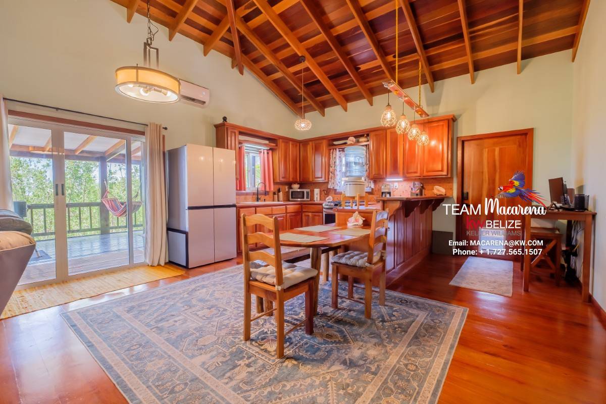 Optimized by JPEGmini 3.18.9.220874607-AV 0x91d338d3 Gran Casa Naranja – Fully Furnished Custom-Built Home