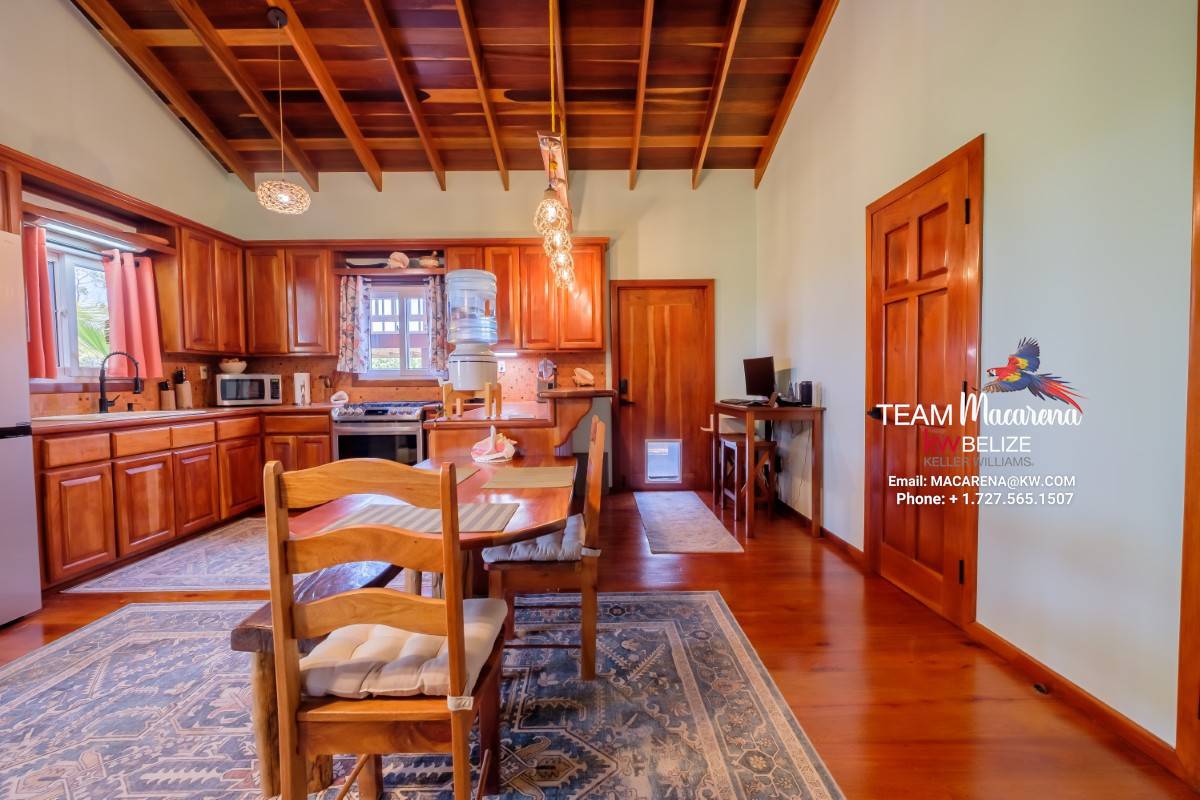 Optimized by JPEGmini 3.18.9.220874607-AV 0xa84f3279 Gran Casa Naranja – Fully Furnished Custom-Built Home