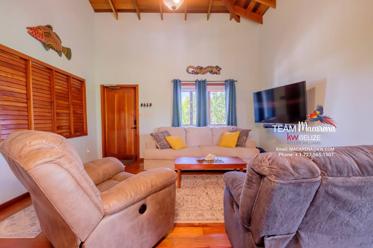 Optimized by JPEGmini 3.18.9.220874607-AV 0xbfeaded0 Gran Casa Naranja – Fully Furnished Custom-Built Home