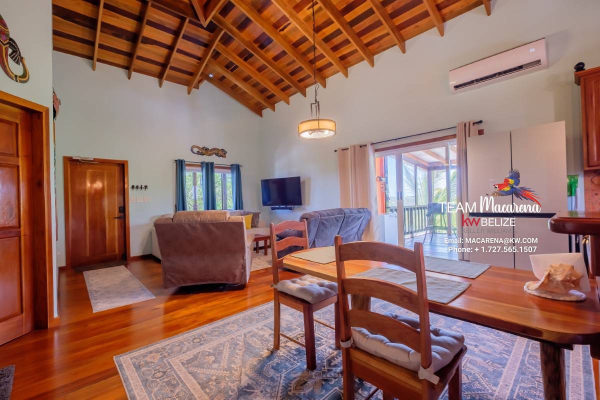 Optimized by JPEGmini 3.18.9.220874607-AV 0x89e96243 Gran Casa Naranja – Fully Furnished Custom-Built Home