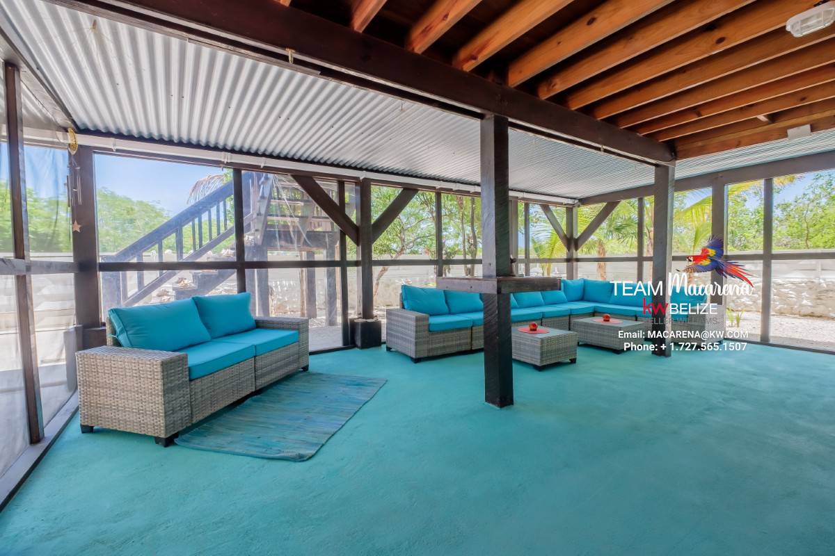 Optimized by JPEGmini 3.18.9.220874607-AV 0xbe5cb2f9 Gran Casa Naranja – Fully Furnished Custom-Built Home